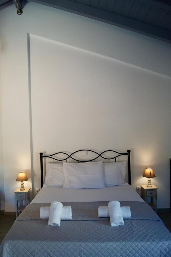 Throisma Studios With Private Pool & Parking Asos ภายนอก รูปภาพ
