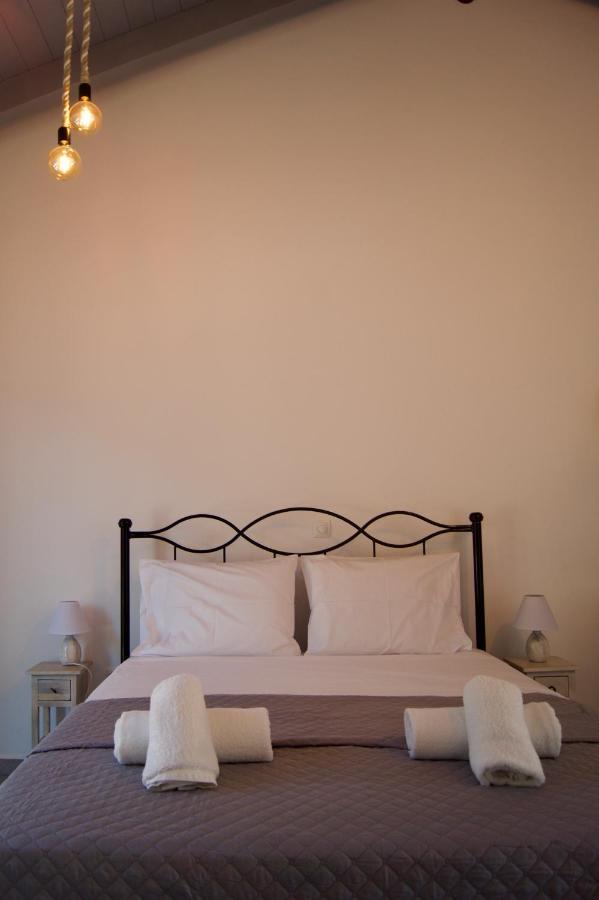 Throisma Studios With Private Pool & Parking Asos ภายนอก รูปภาพ